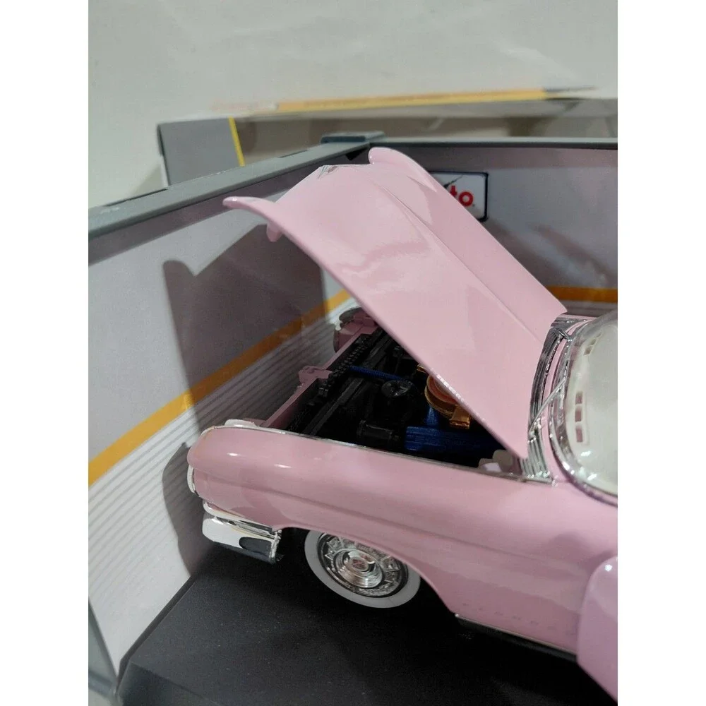 Maisto 36813 Special Edition 1:18 Diecast 1959 Cadillac Eldorado Britz w/box